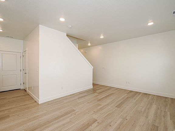 4th image of 565 N 225 E