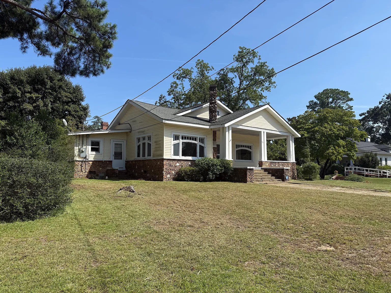 3 bed, $1,300 — Photo 1