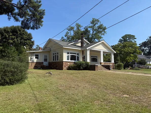 225 S Randolph St, Rockingham, NC 28379