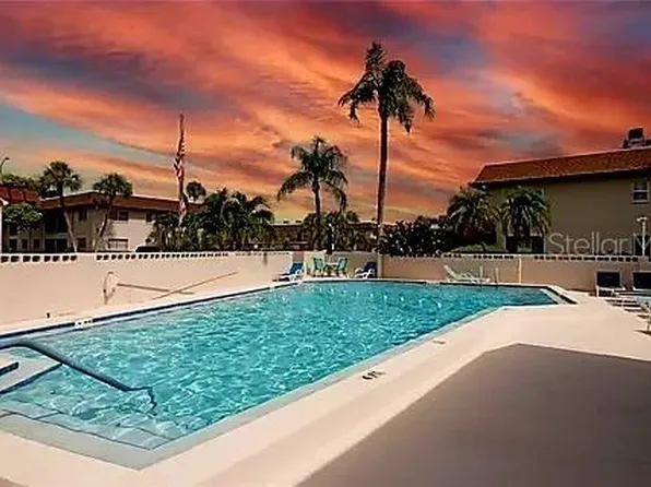 2750 E Bay Dr APT 10E, Largo, FL 33771