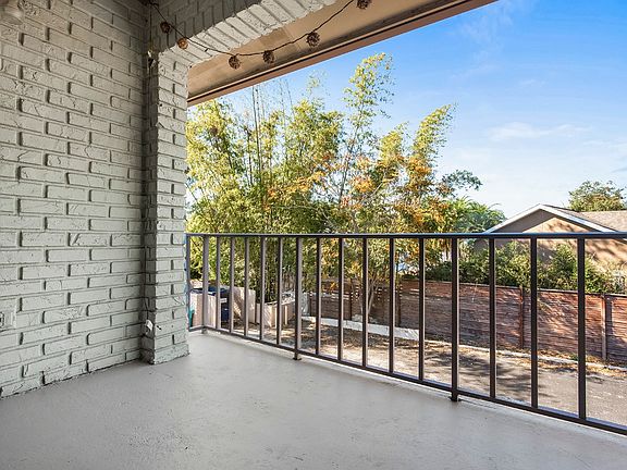 5th image of 2808 Plaza Terrace Dr #808