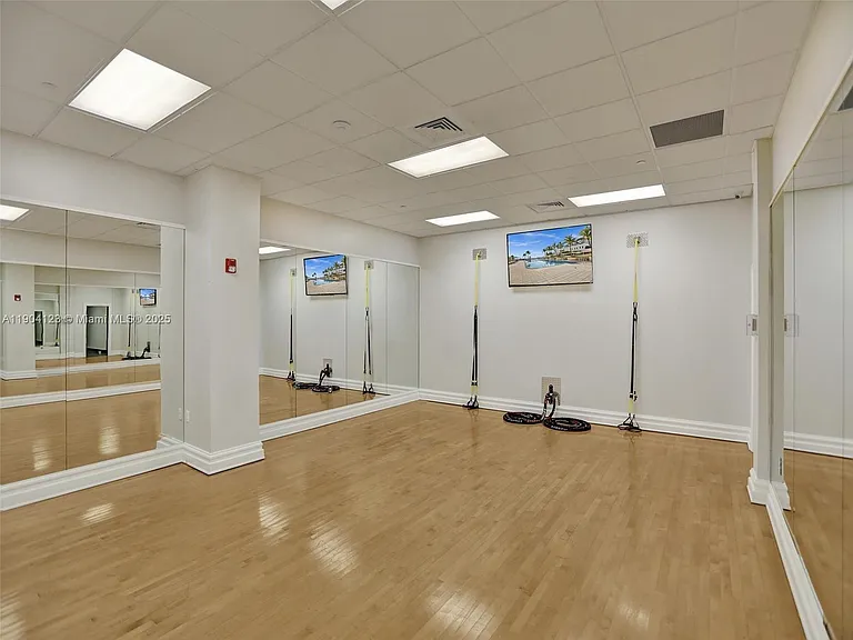 2501 S Ocean Dr #505 — Photo 32
