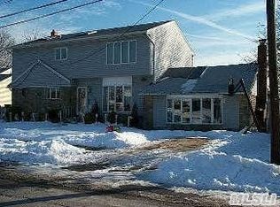 2460 Hysler St, East Meadow, NY 11554