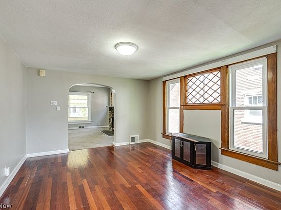 5th image of 87 Hawthorne Ave