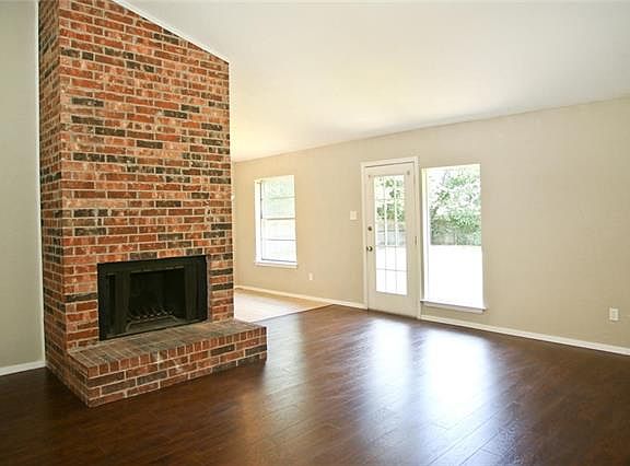 5th image of 2412 Rock Haven St