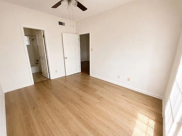706 W 22nd St #205 — Photo 7