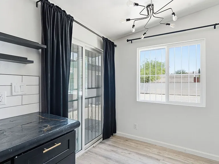 2535 N Dodge Blvd #3 — Photo 20