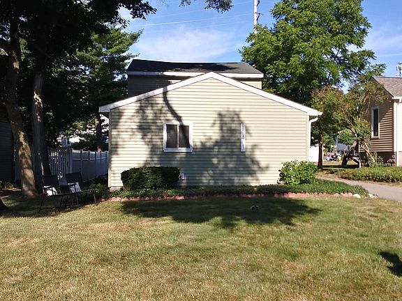2nd image of 841 Irvin St APT 101