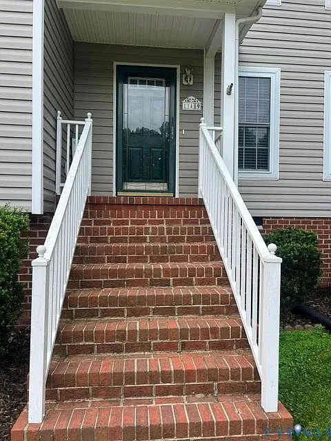 5 bed, 2.5 bath, 2182 sqft, $3,000 — Photo 1
