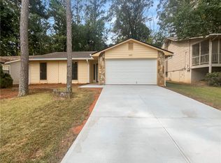 643 Woodsong Ln, Stone Mountain, GA 30087
