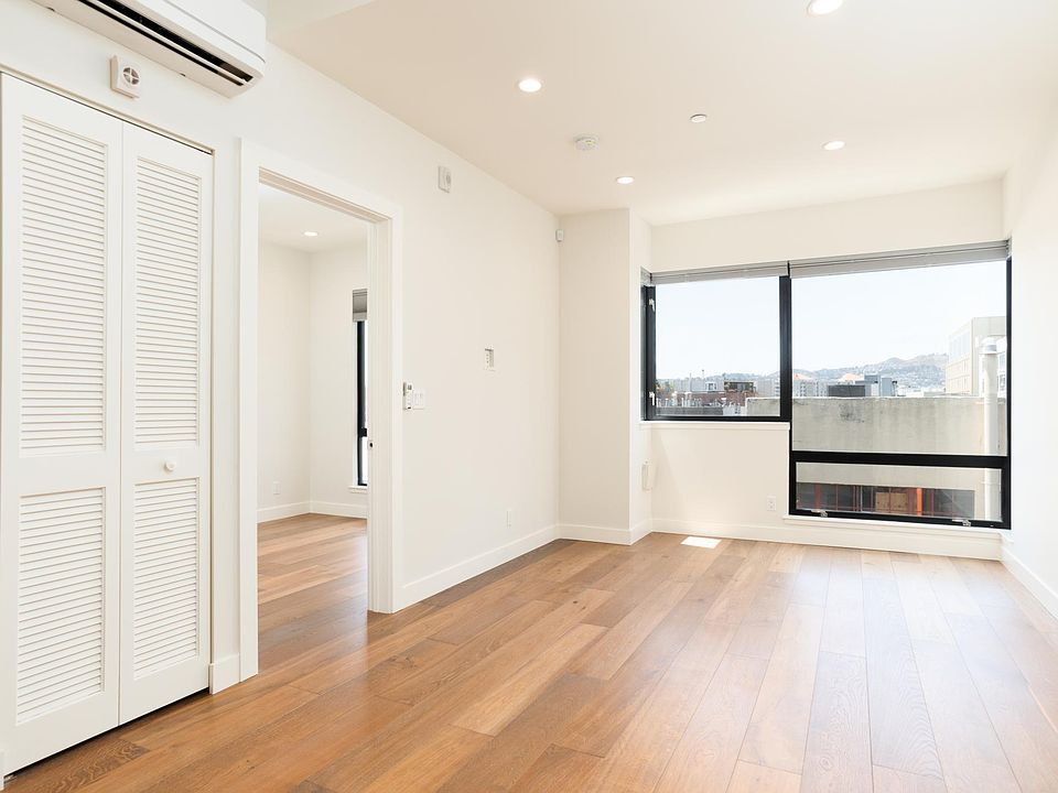 1st image of 25 Grace St