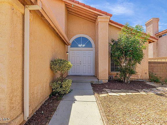 4th image of 43901 Fallon Dr