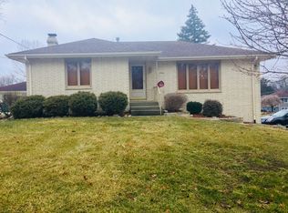3924 74th St, Urbandale, IA 50322