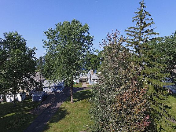 2nd image of 7520 217th St N