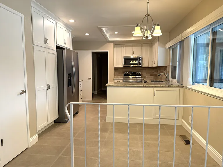 7387 Hillsdale Dr — Photo 5
