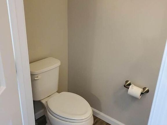 5th image of 6151 Woodville Dr
