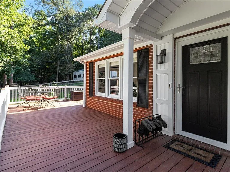 2129 Kelly Rd — Photo 8