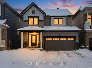 118 Discovery Cres, Ottawa, ON K2S 0Z9