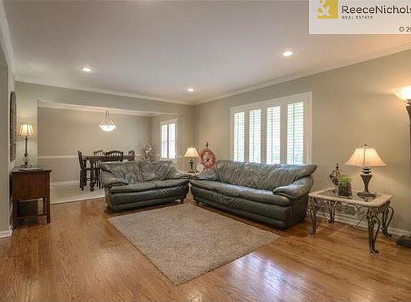 Spacious Living Room!