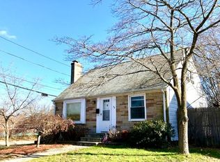 68 Park View Blvd, Cranston, RI 02910