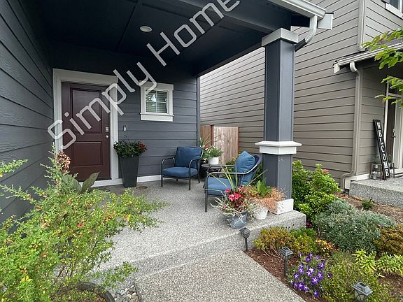 2nd image of 2917 Cassius St NE