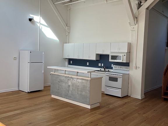 2nd image of 601 Minnesota St #213