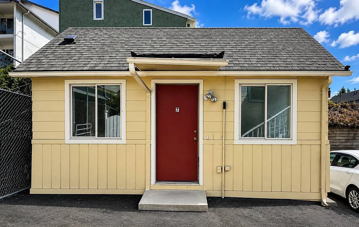 Studio, $1,490 — Photo 1