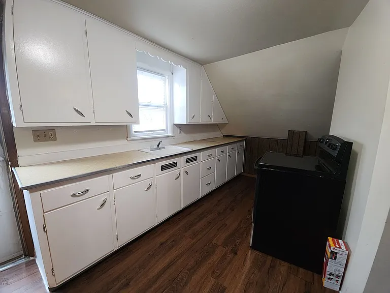138 N Wilson St — Photo 5