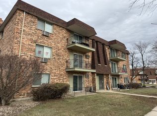 3050 178th St APT 1A, Lansing, IL 60438
