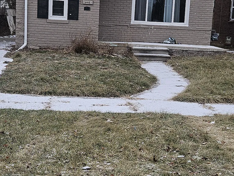 14481 Maddelein St — Photo 2