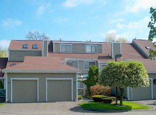 77 Country Walk #77, Shelton, CT 06484