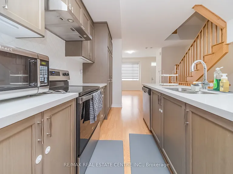 30 Lambert Ln — Photo 10