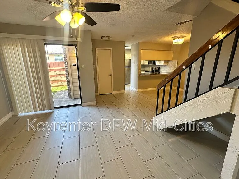 2623 Piedras Dr — Photo 6