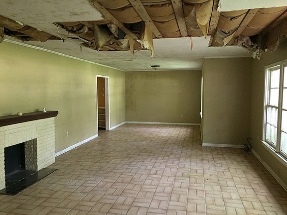 2nd image of 718 East St