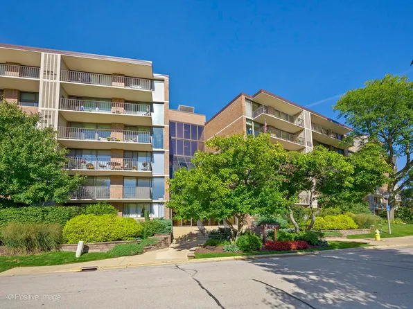 2 S Atrium Way APT 108, Elmhurst, IL 60126