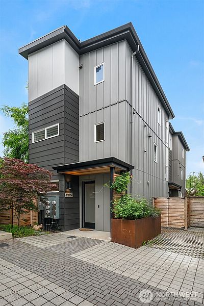 2nd image of 7154 44TH Avenue S