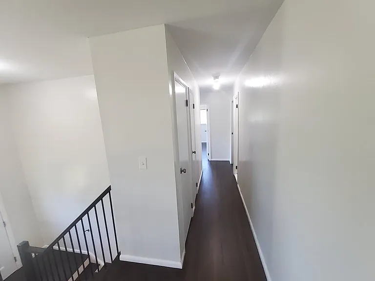 17 Hickory St — Photo 3