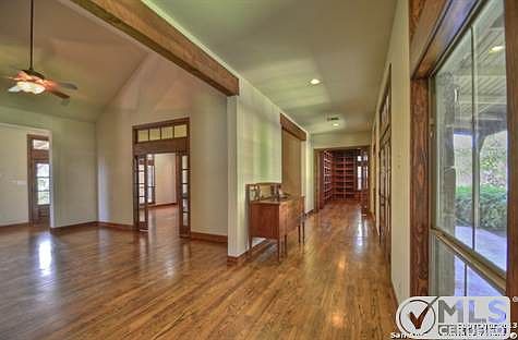 3rd image of 82 La Escalera
