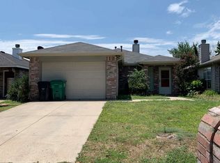 902 Savage Dr, Denton, TX 76207
