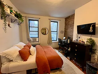 132 Allen Street, #4/C