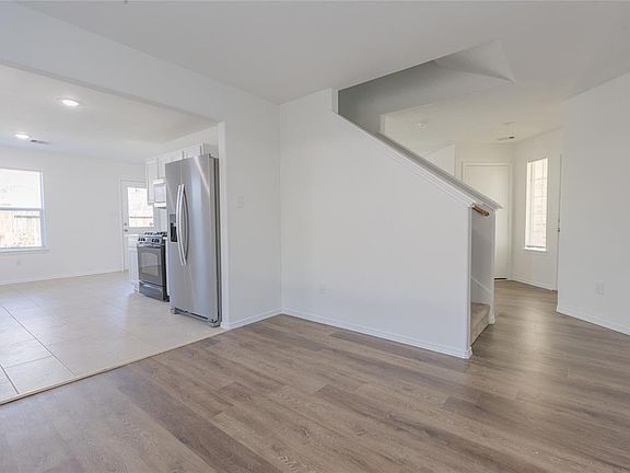 3rd image of 12731 Kiev Hills Ln