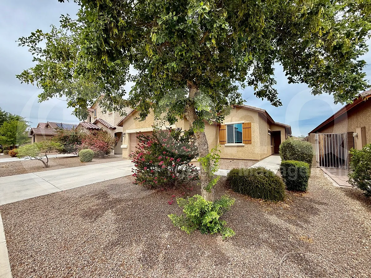 3 bed, 2.0 bath, 1590 sqft, $2,150 — Photo 3