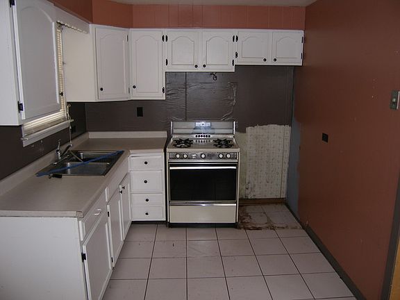 4th image of 1738 N 33rd Ave