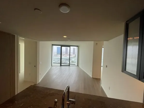 1000 Auahi St, Honolulu, HI
