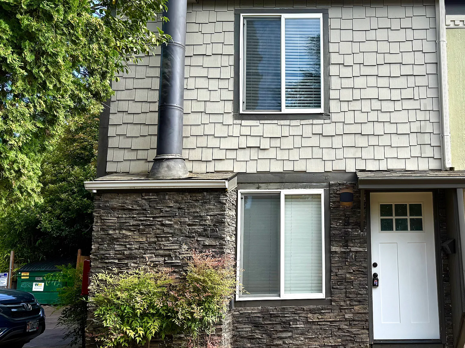 2 bed, 850 sqft, $1,750 — Photo 1