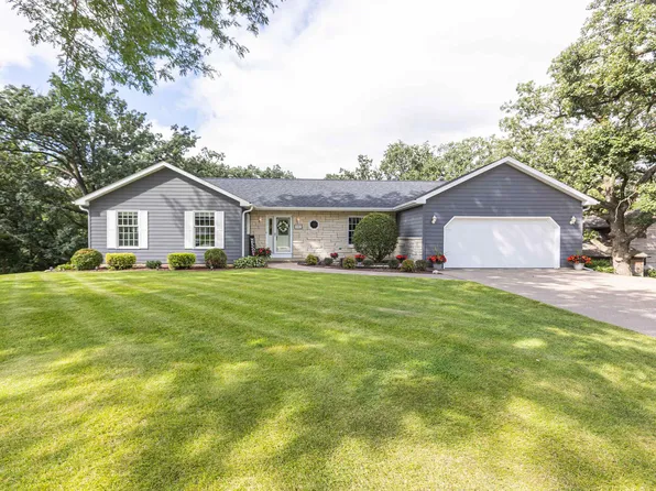 940 Hillcrest Cir, Platteville, WI 53818