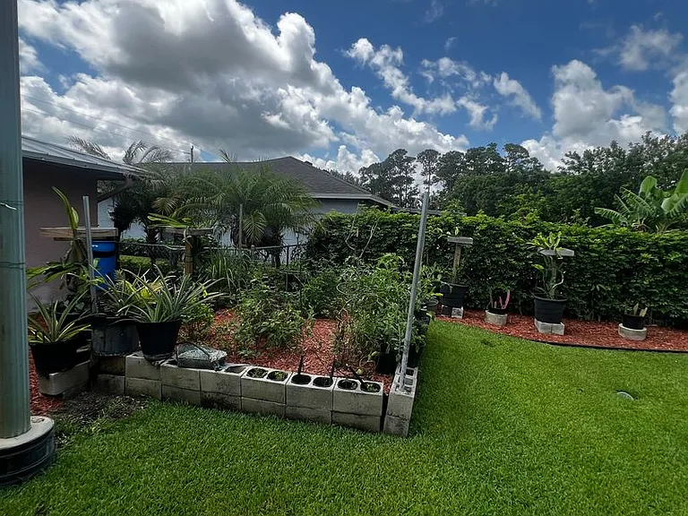 173 SE Fallon Dr — Photo 41