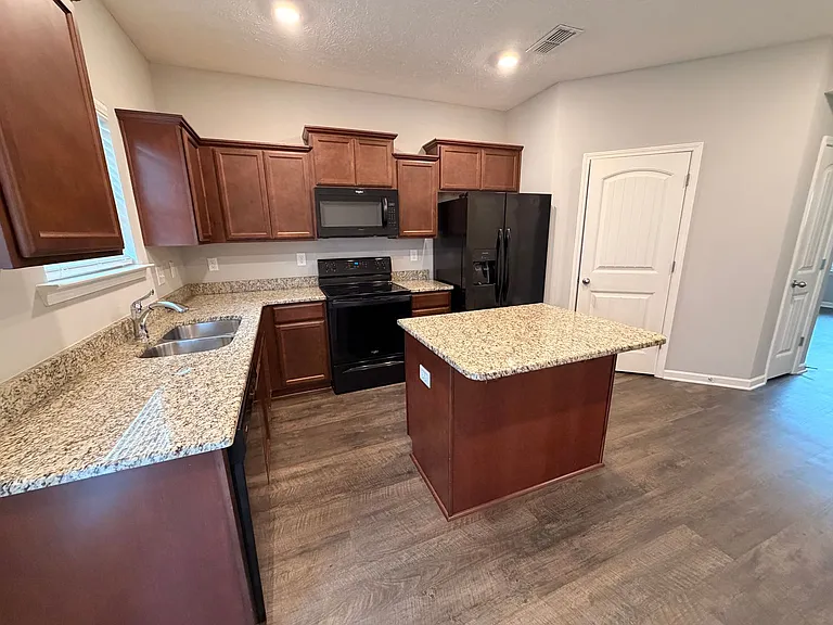 4042 Saddlecreek Way — Photo 8