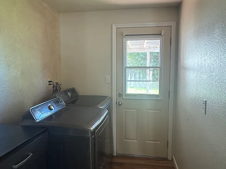 809 Sonoma St — Photo 5
