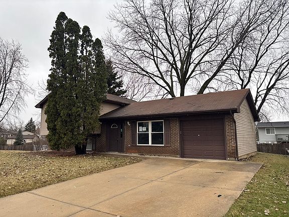 2nd image of 319 Dean Cir